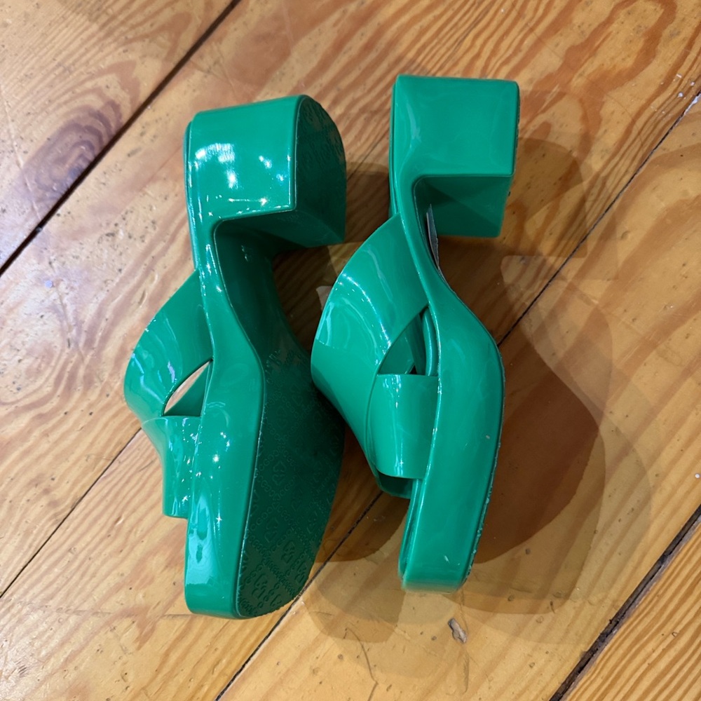 Jeffrey Campbell Green Patent Crisscross Mule Sandals - Picture 3 of 7